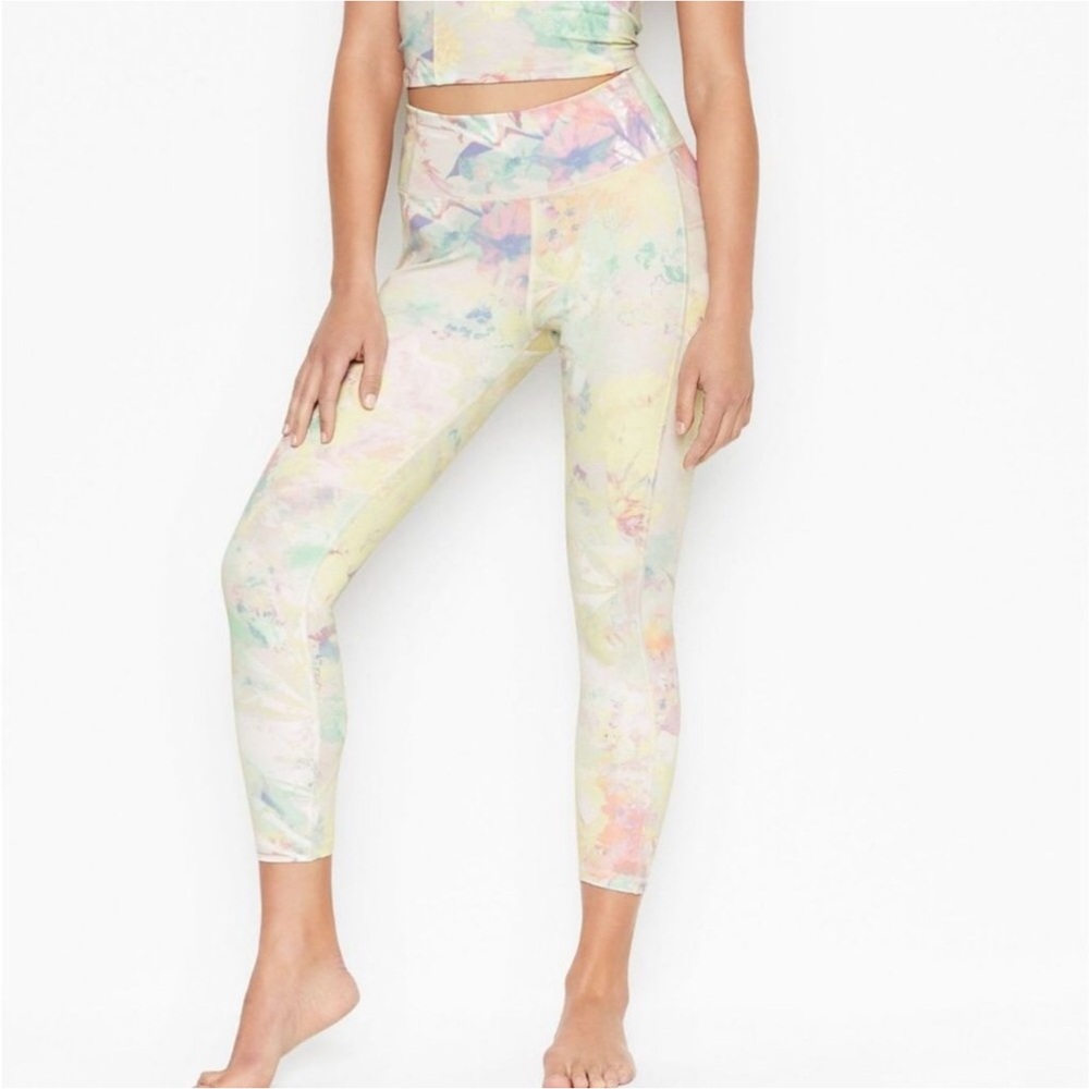 VS Essential Leggings